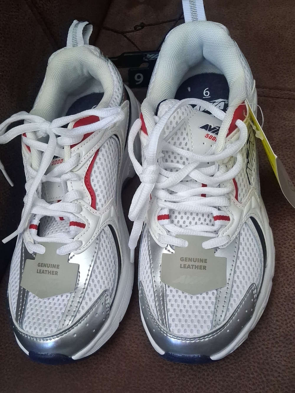 Avia 5000 Sneaker Women's White, Silver & Red Athletic Shoes Size 6 - Picture 2 of 6